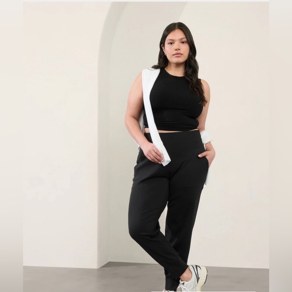 ATHLETA VENICE HIGH RISE JOGGER All-way stretch fabric with a no-dig waistband - Picture 1 of 7